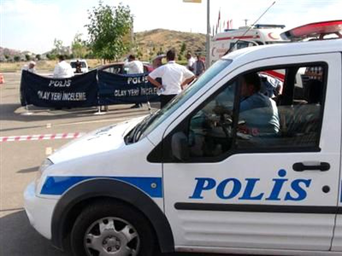 Alışveriş Merkezinin Otoparkında Sır Ölüm