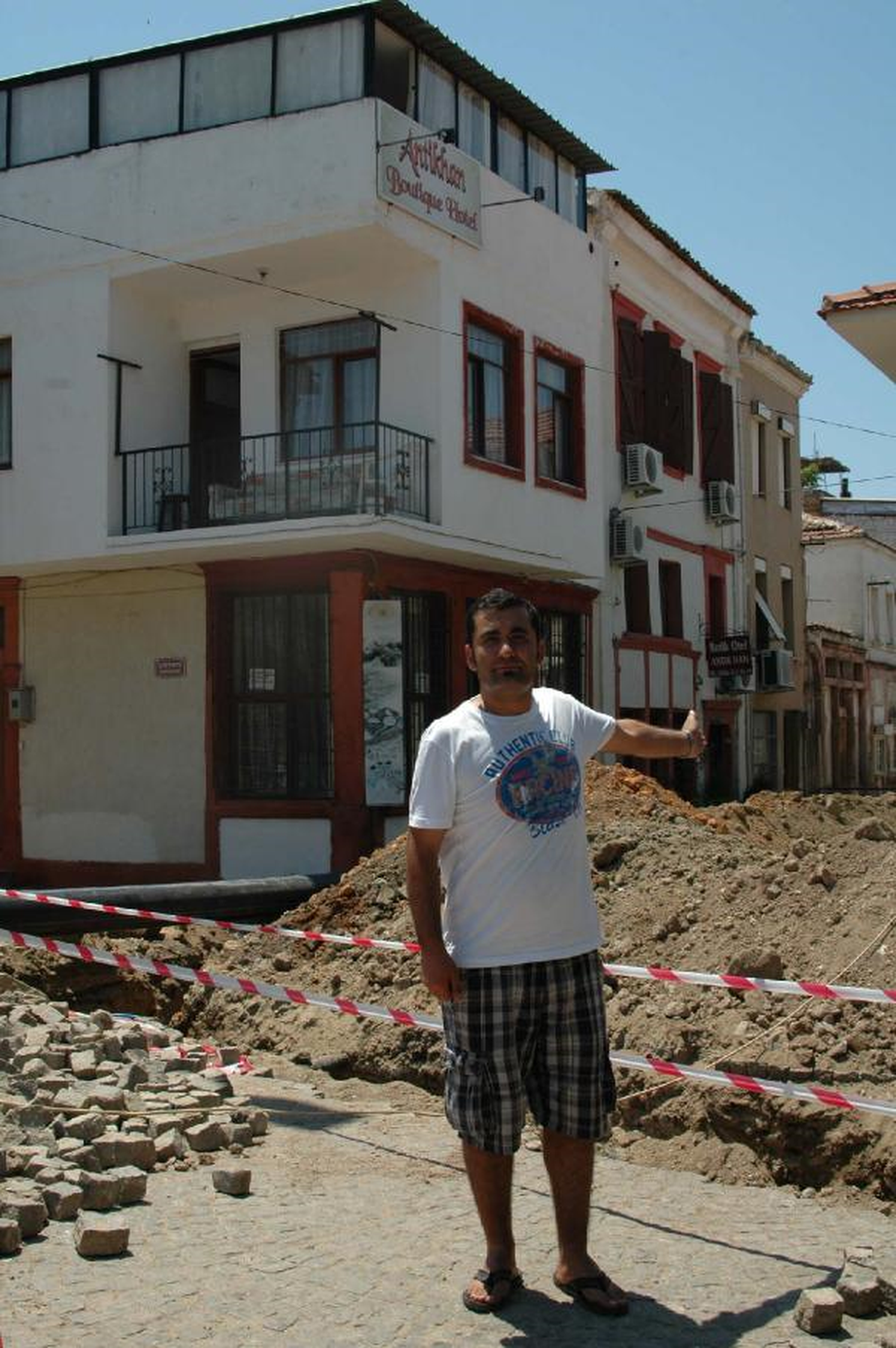 Ayvalık\'da Turistik Ayıp