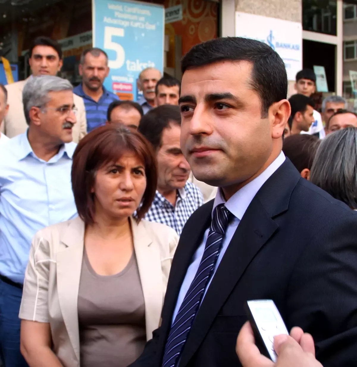 BDP ve DTK Yasaklı Miting İçin Esnafı Ziyaret Etti, Vatandaşları Davet Etti