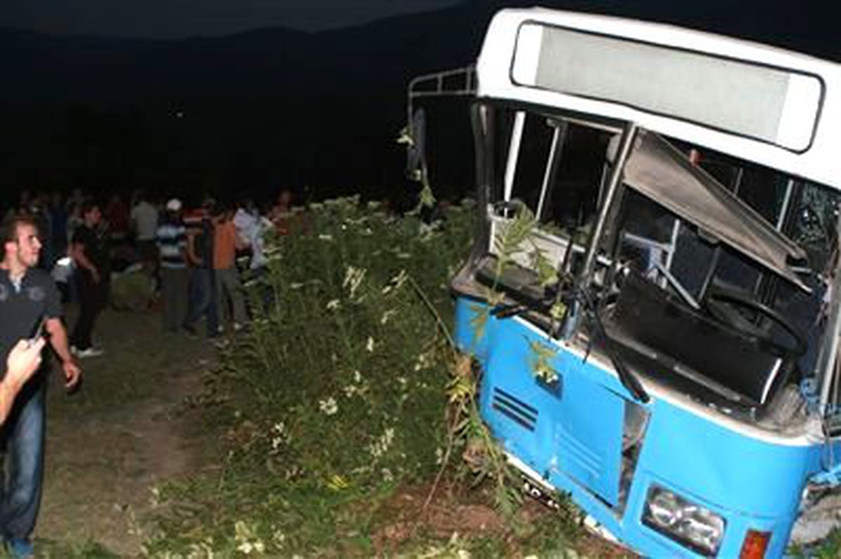 Bolu\'da Trafik Kazası: 26 Yaralı