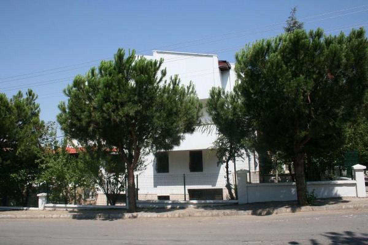 Denizli\'de Kilise Tartışması