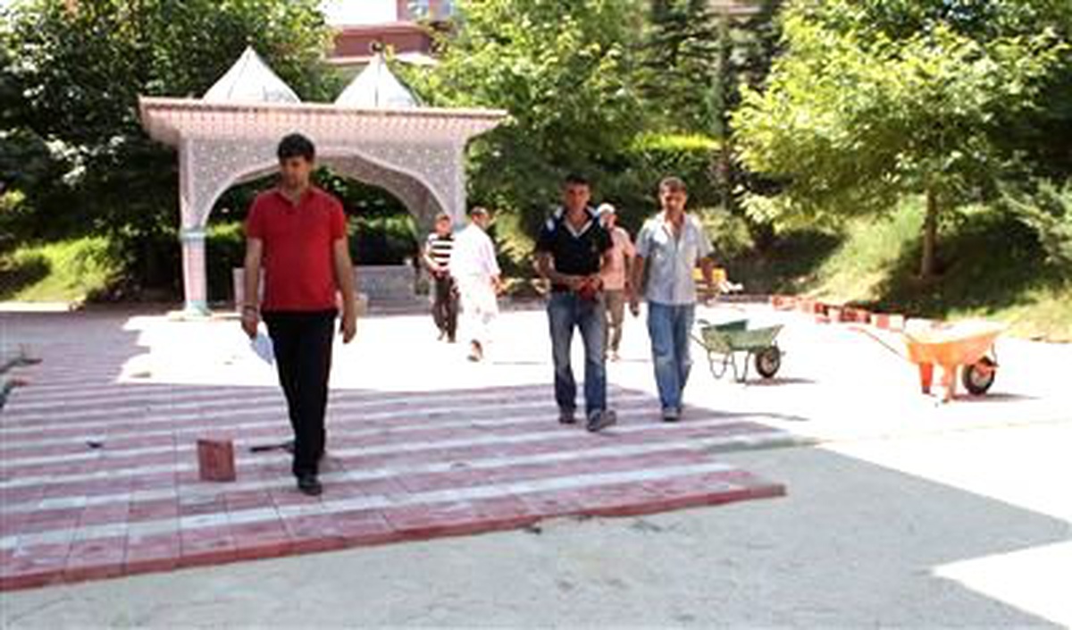 Erbaa Merkez Büyük Camii\'nde Çevre Düzenlemesi