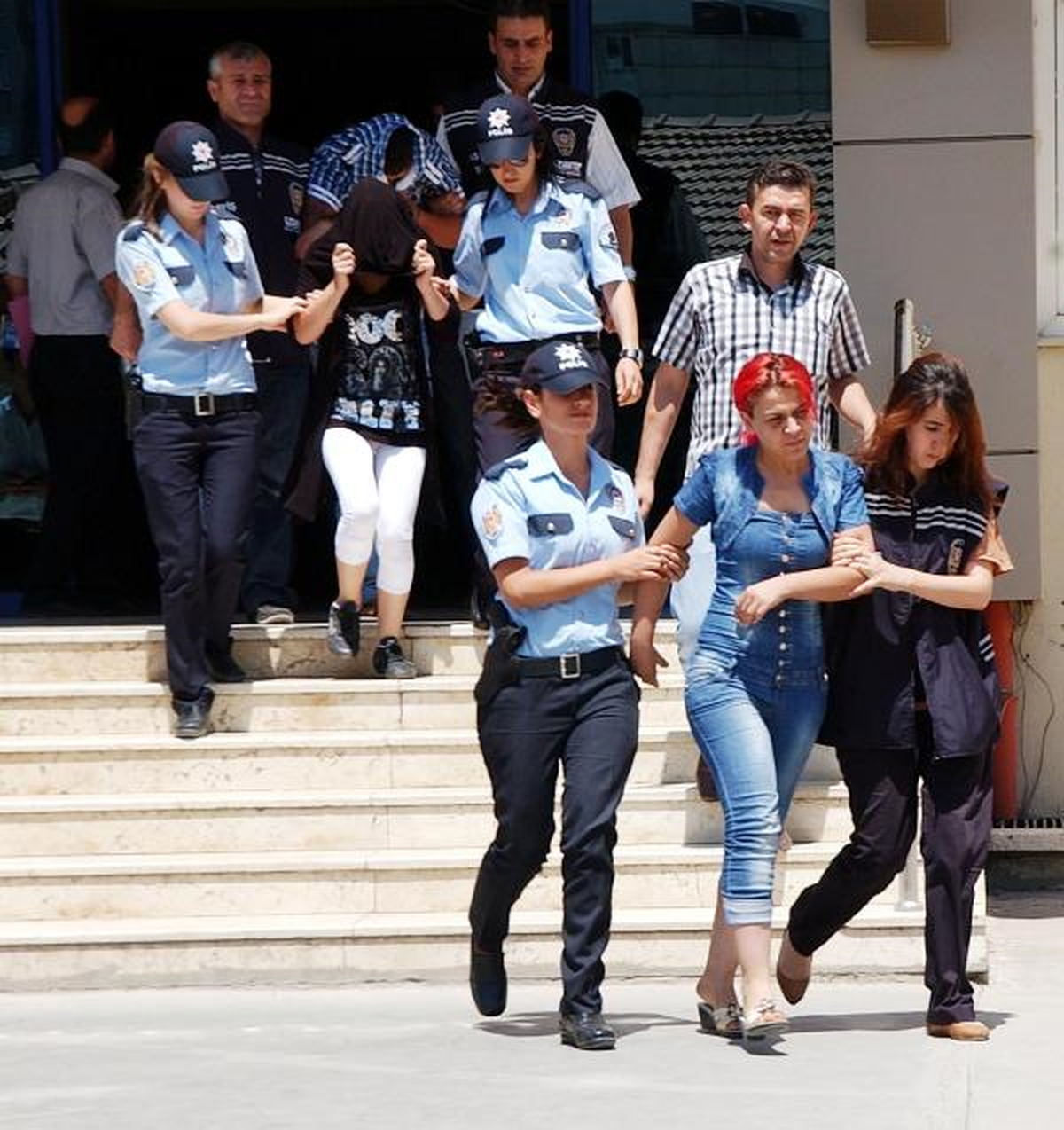 Fuhuş Operasyonunda 7 Gözaltı