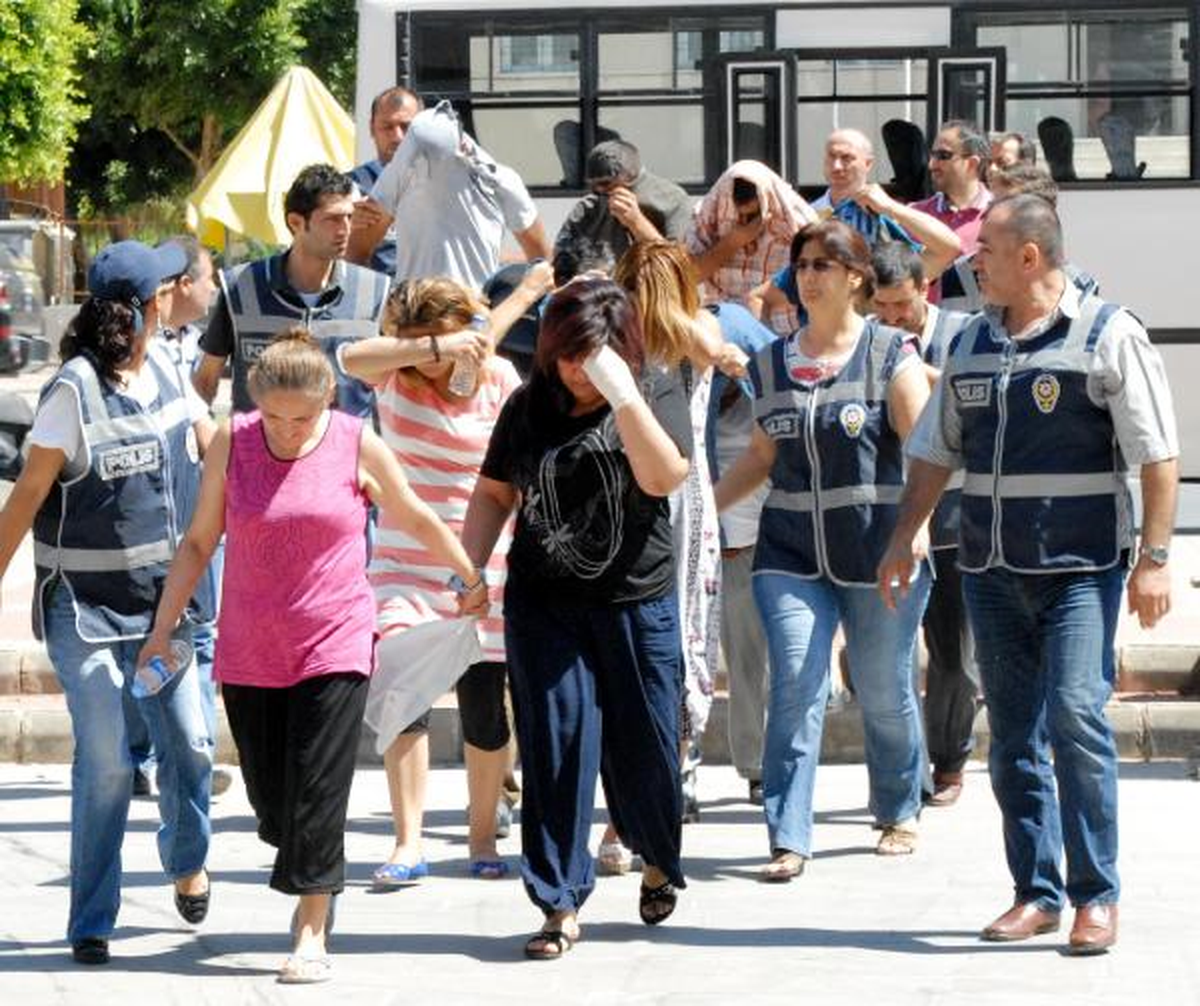 Fuhuş Operasyonunda Gözaltına Alınan 11 Şüpheli Adliyede