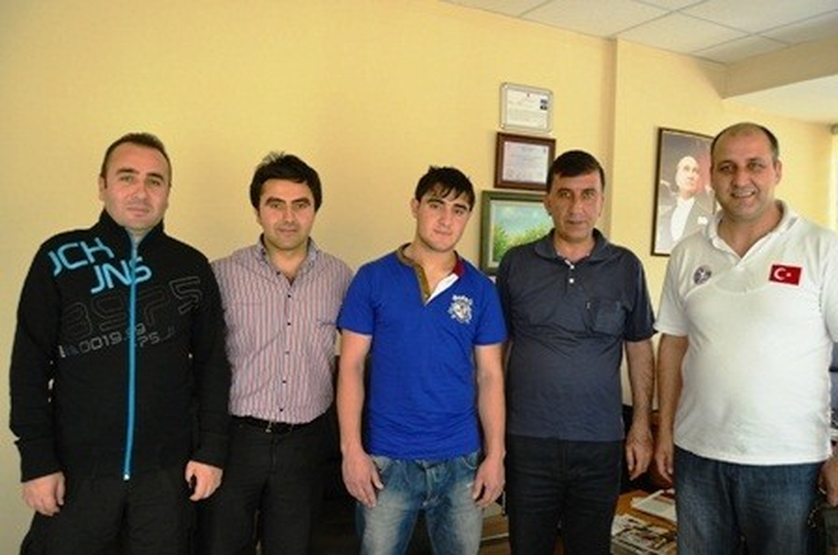 Halterde Özden\'e Milli Davet