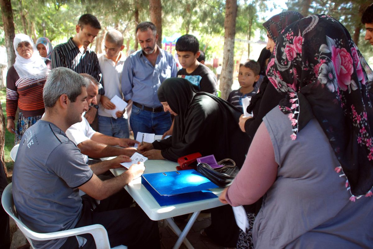 Kahta Belediyesi Ramazan Dolayısıyla Ekmek Fişi Dağıtıyor