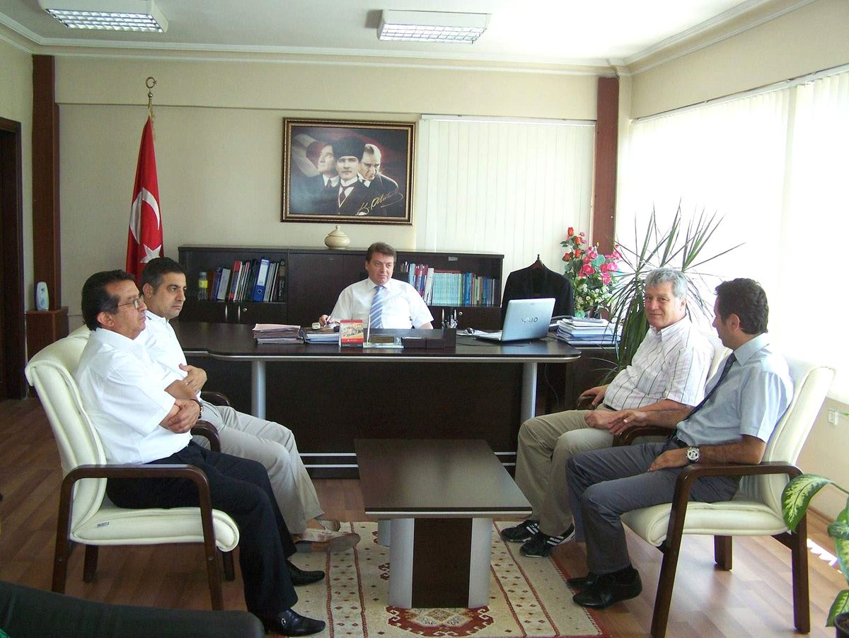 Kızılay\'dan Kaymakam Karahan\'a Plaket