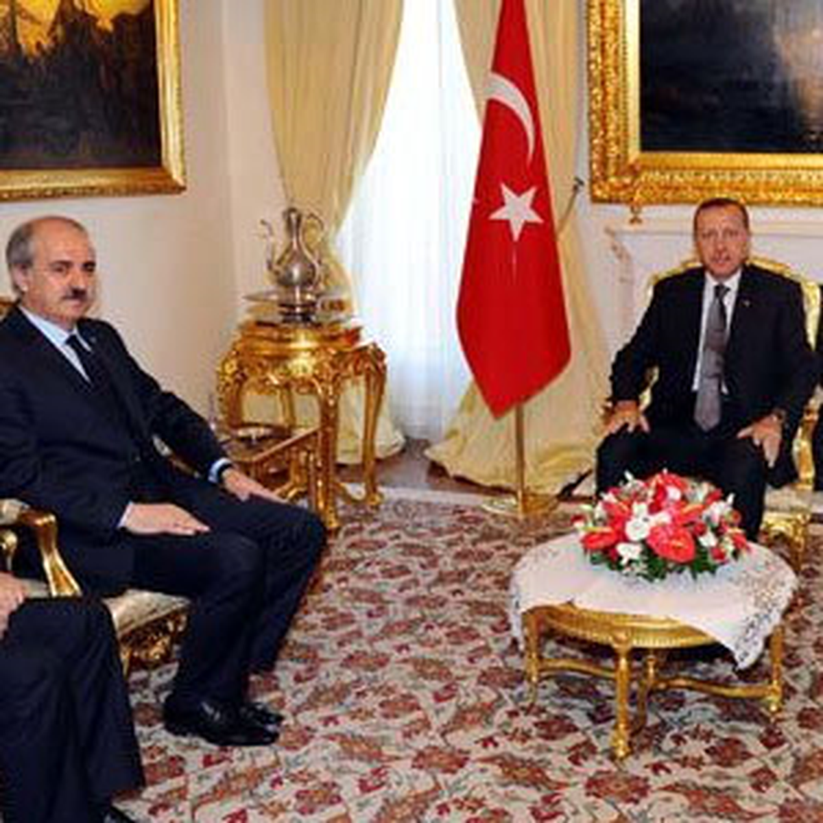 Kulislerde Konuşulan İki Bomba İddia!