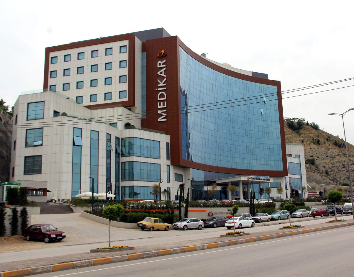 Medikar Hastanesi Göz Dolduruyor