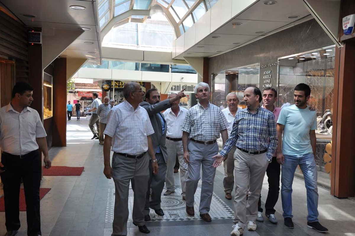 Milletvekili Şahin Çarşı Esnafını Dinledi