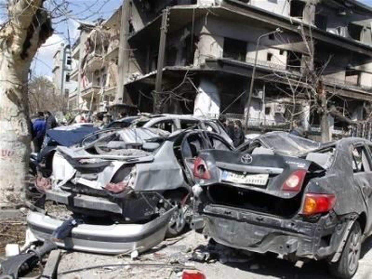 Pakistan\'da Bombalı Saldırı: 6 Ölü
