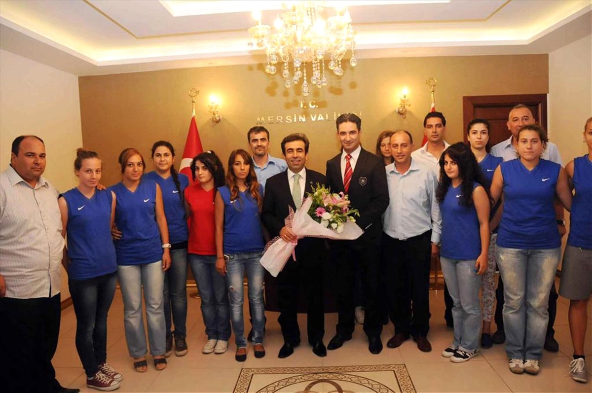 Pamuksporlu Oyunculardan Güzeloğlu\'na Ziyaret