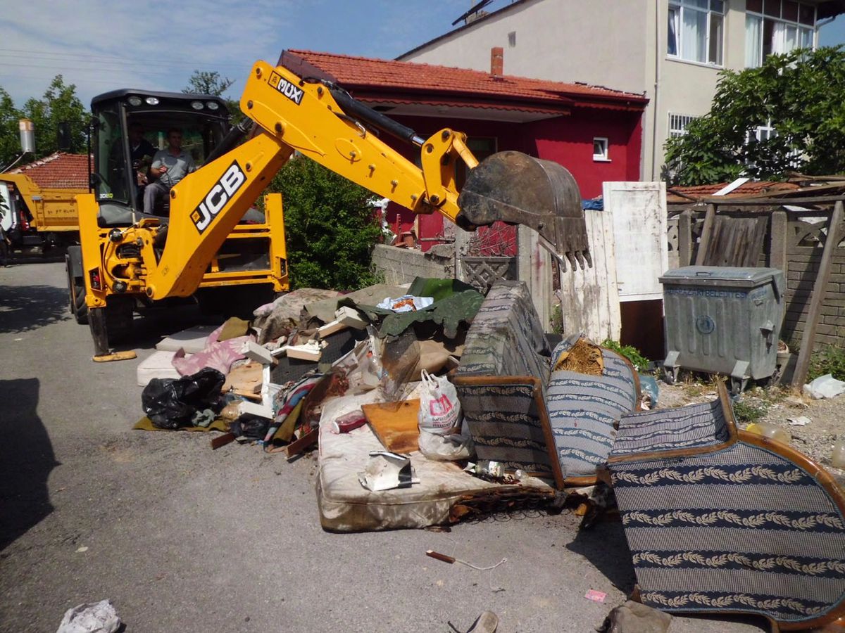 Sakarya\'nın Adapazarı İlçesinde Çöp Evler Temizlendi
