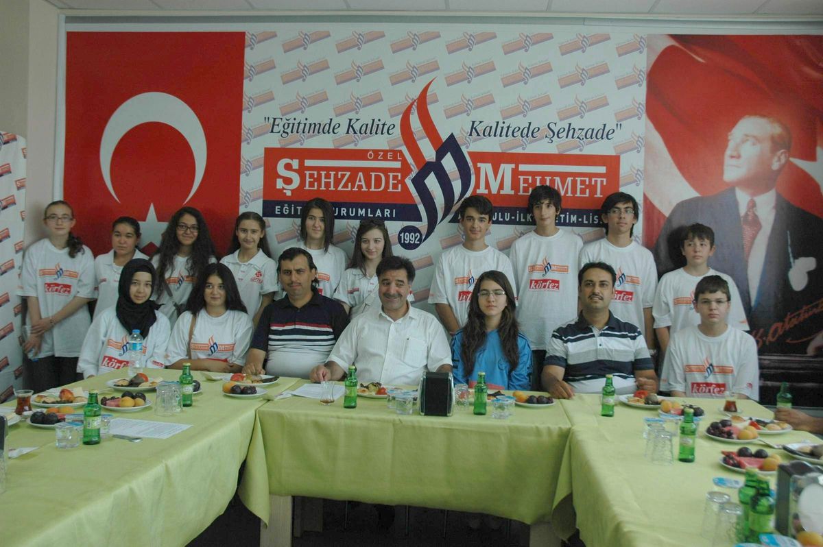 Şehzade Mehmet\'li Büşra Sbs\'de Türkiye Birincisi Oldu
