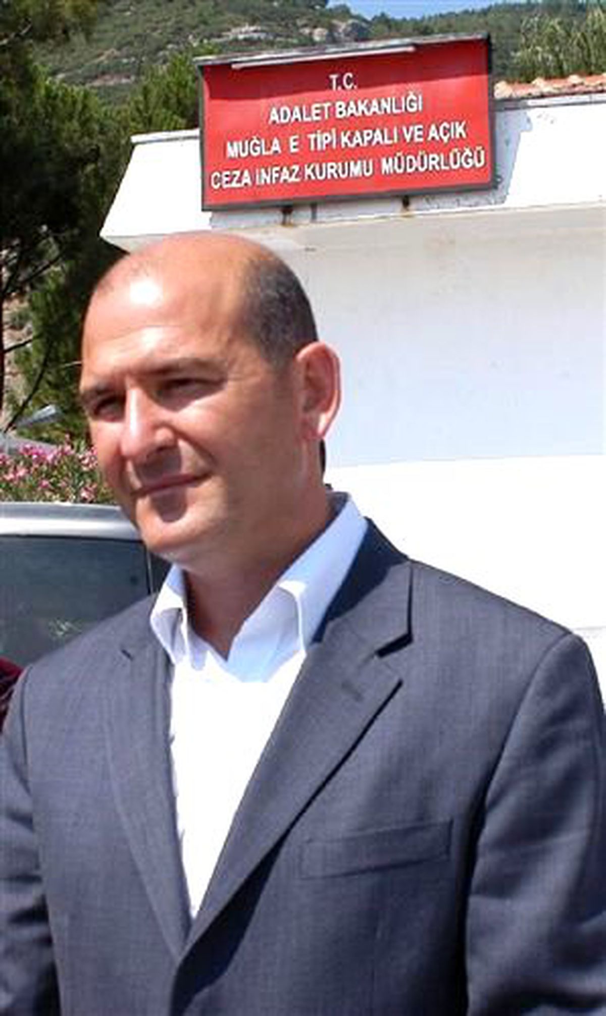 Soylu\'dan, Cezaevindeki Kocadon\'a Ziyaret