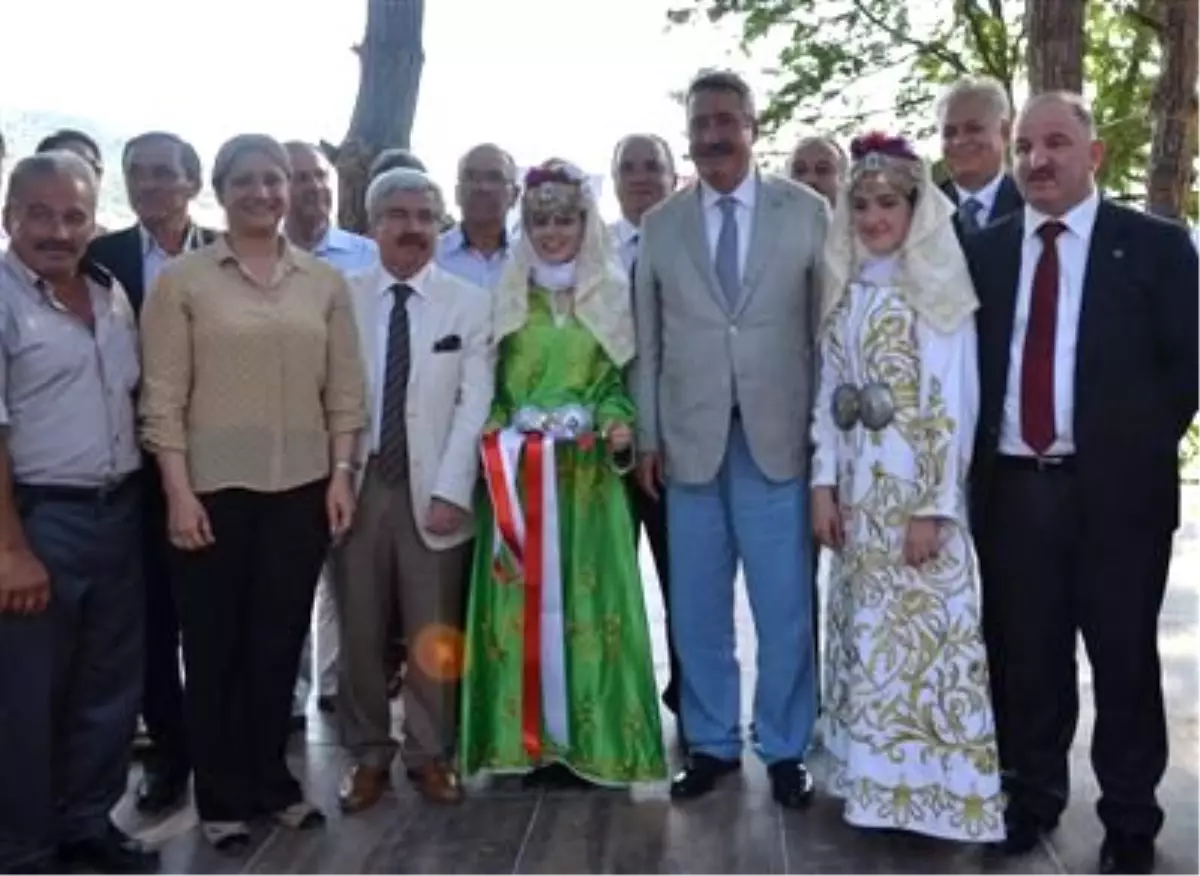 Vali Kıraç, Menemen\'de Piknik Alanın Açılışını Yaptı