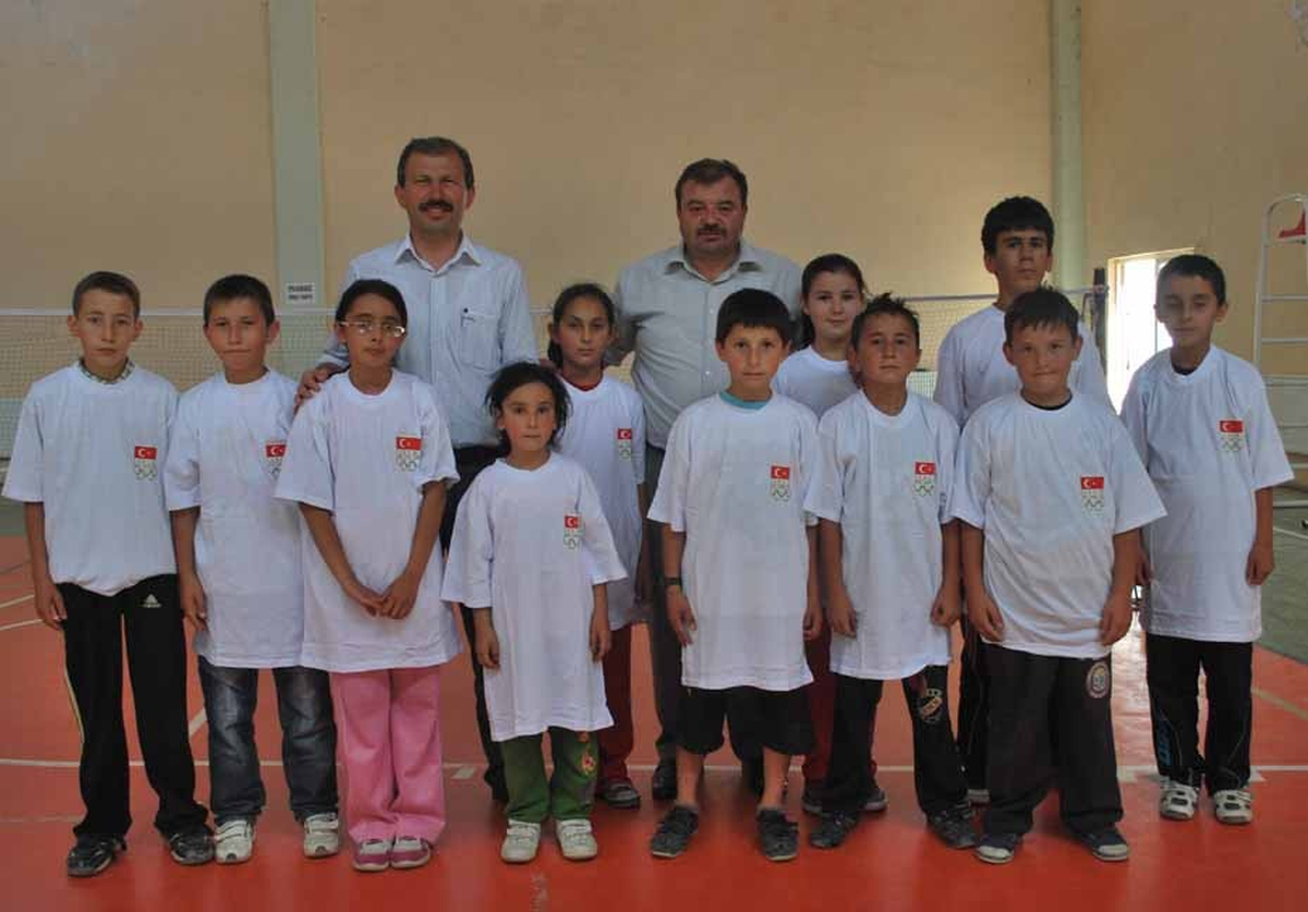 Yaz Spor Okullarına Gençlik Hizmetleri ve Spor İl Müdürü Ölçen\'den Ziyaret