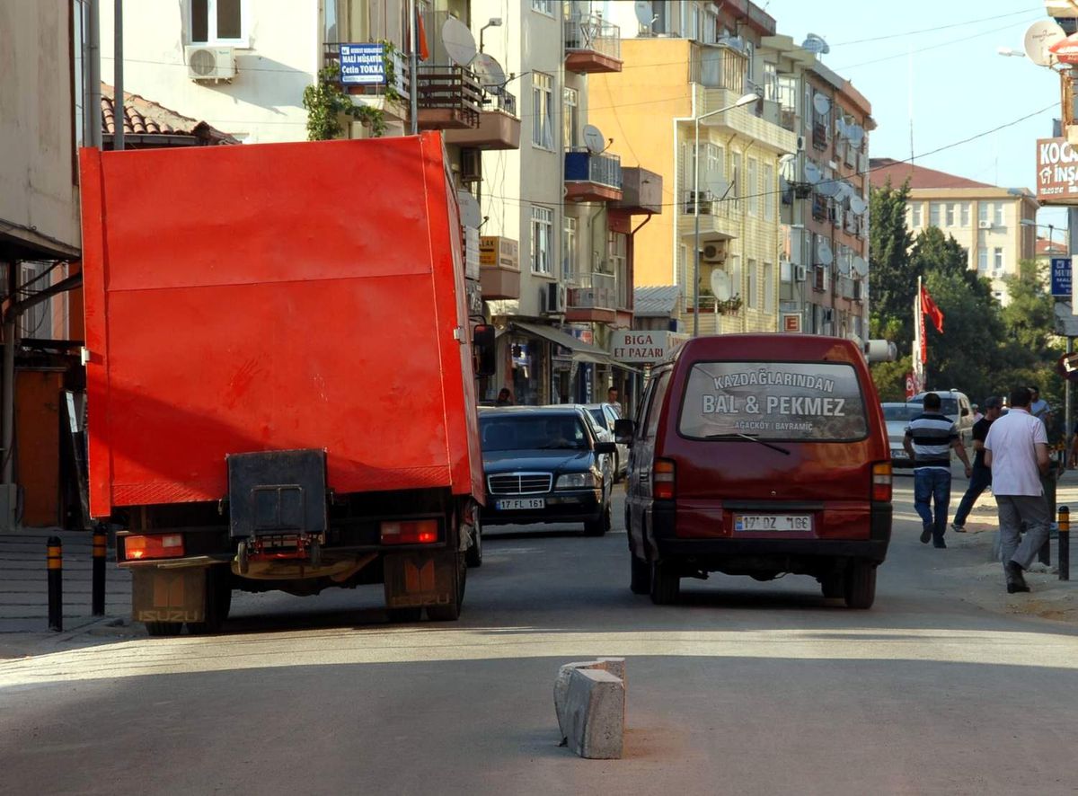 Yol Değişti, Alışkanlık Değişmedi