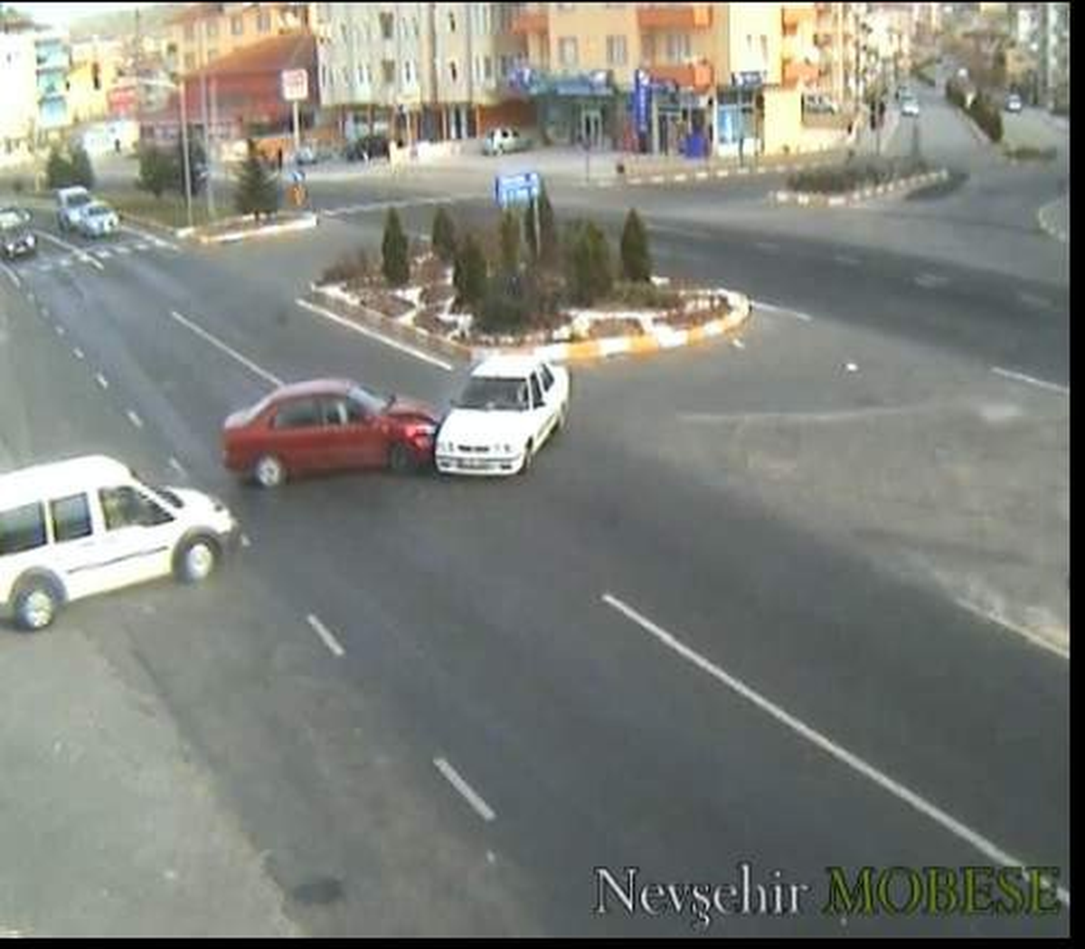 Yolda Kalan Aracı Motosikletle Çektiler