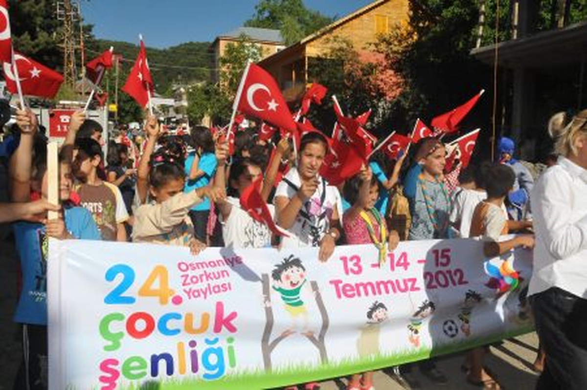 24.Çocuk Şenliği Kortej Yürüyüşü