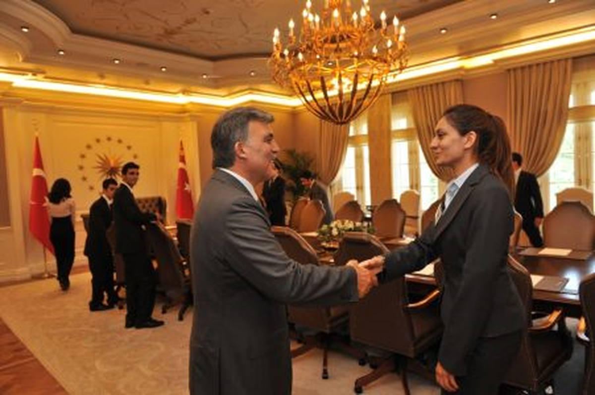 Abdullah Gül TİKAV\'ın Gençlerini Dinledi