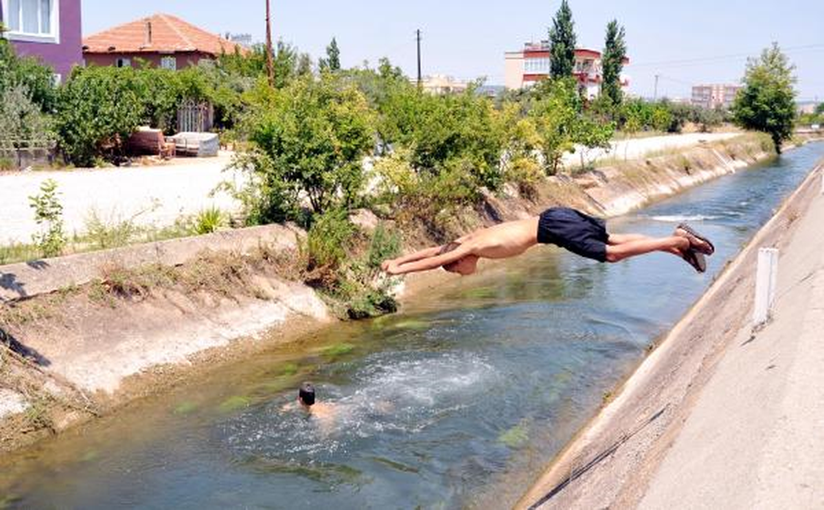 Antalya\'da Sıcaklık 42 Dereceye Çıktı