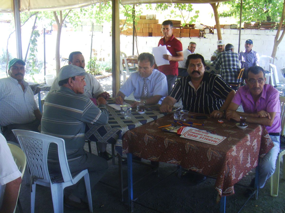 "Belediyemi Kapatma, Beldemi İlçe Yap" İmza Kampanyası Akyeniköy\'de Sürüyor