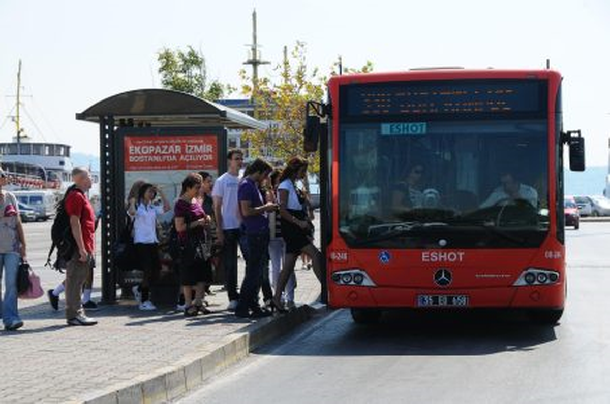 Büyükşehir 300 Yeni Otobüs Daha Alıyor