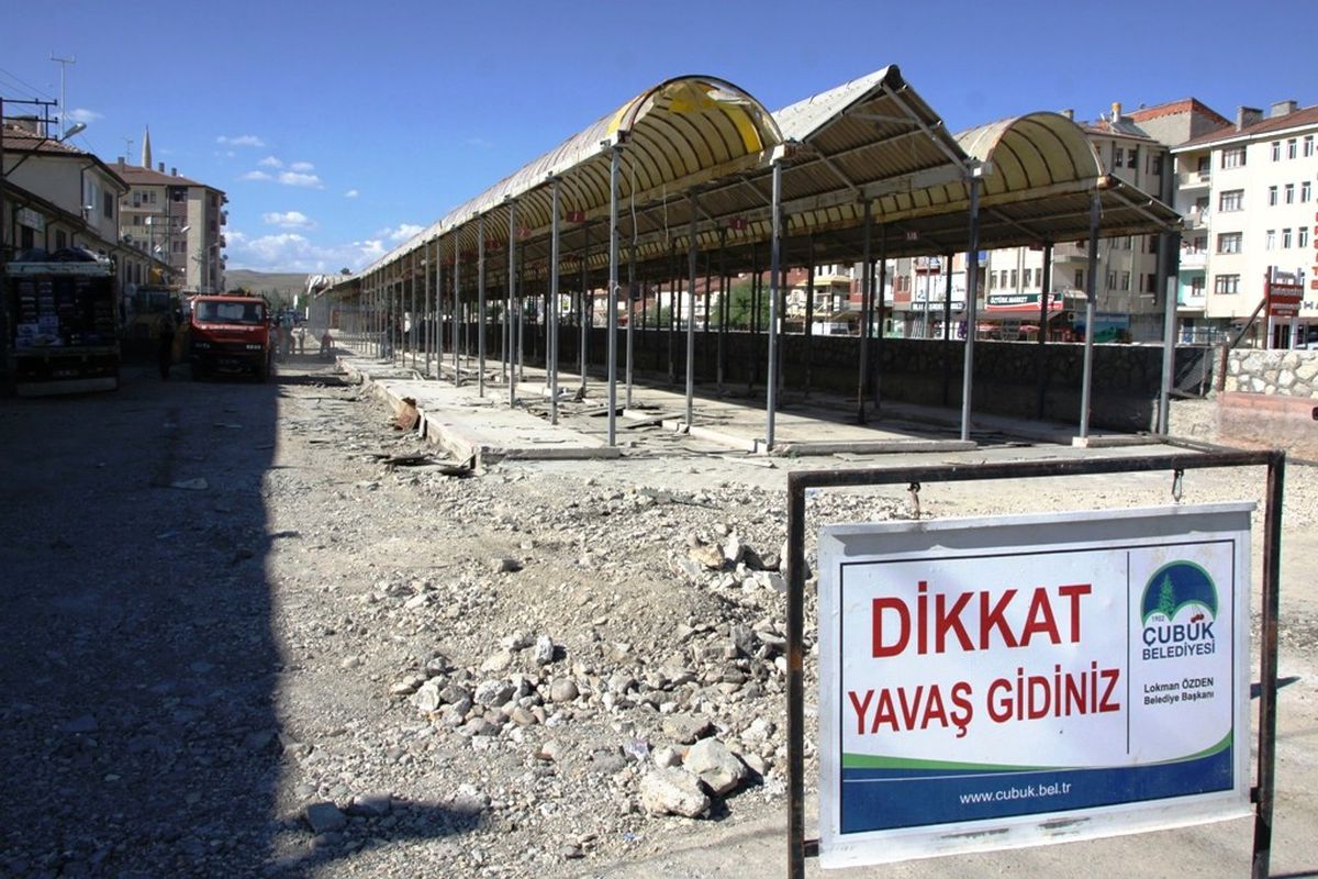 Çubuk\'ta Yol Çalışmalarına Tam Gaz Devam Ediliyor