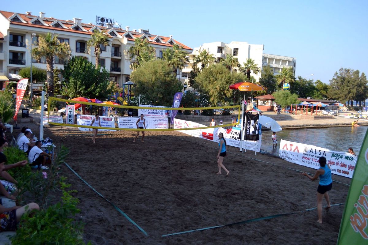 Datça Plajlarında Voleybol Rüzgarı