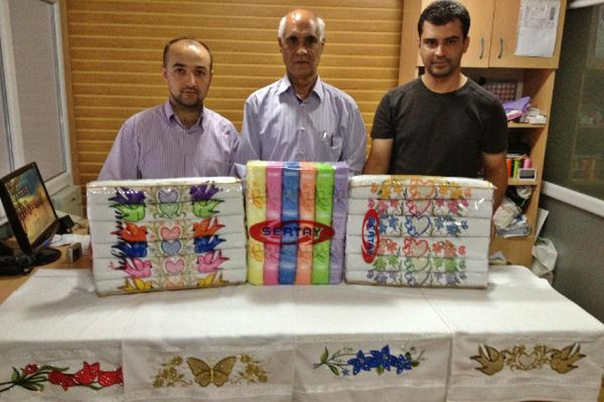Denizli\'den Kılıçdaroğlu\'na Güvercinli Havlu Seti