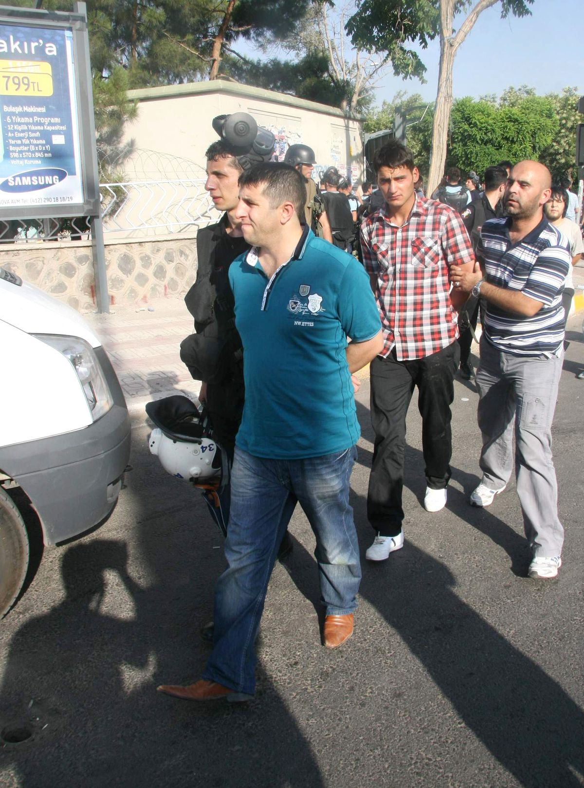 Diyarbakır\'da Olaylar Devam Ediyor