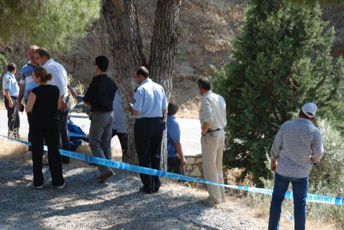 Eşi Başkasıyla Kaçınca İntihar Etti