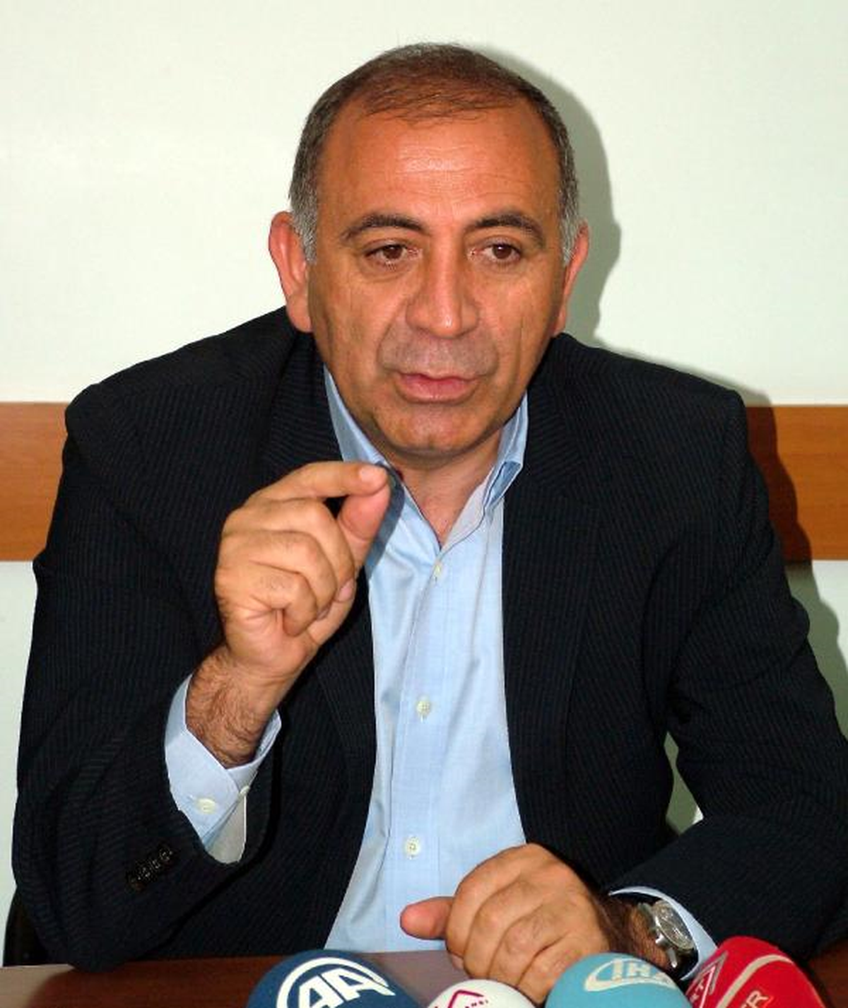 Gürsel Tekin: Başbakan Türkiye\'yi İsmet İnönü\'den Devralmış Gibi Konuşuyor
