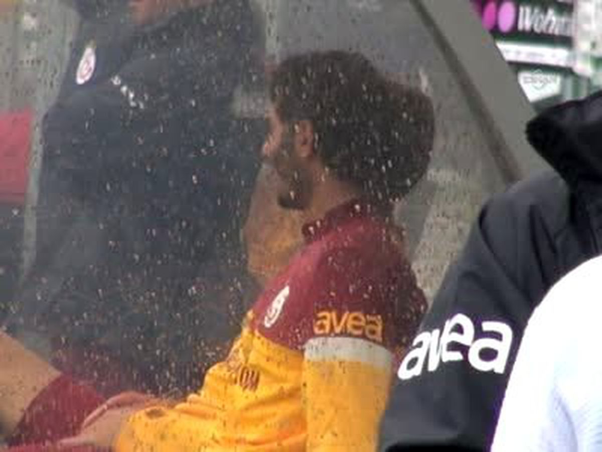 Hamit Altıntop\'un Dün Gece Katıldığı Galatasaray Kampındaki İlk Görüntüleri ve Bu Sabah Çıktığı İlk...