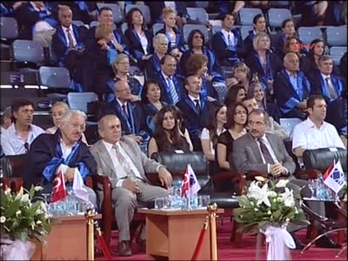 İstanbul Aydın Üniversitesi Mezunları Kep Attı