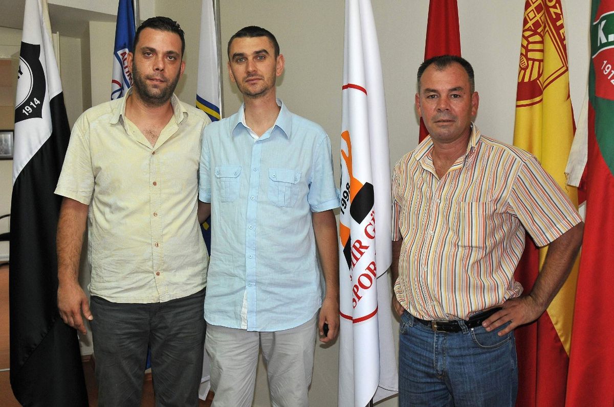İzvak, İzmirli Taraftarların Yanında
