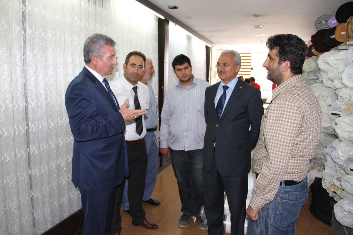 Karakelle ve AK Parti Teşkilatı\'ndan Esnaf Ziyaretleri