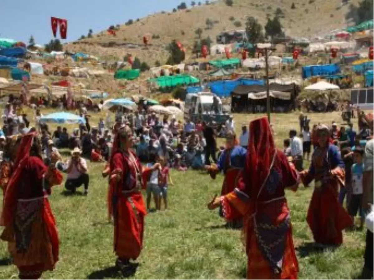 Karamanlı\'da Ceviz, Mermer ve Yayla Şenlikleri