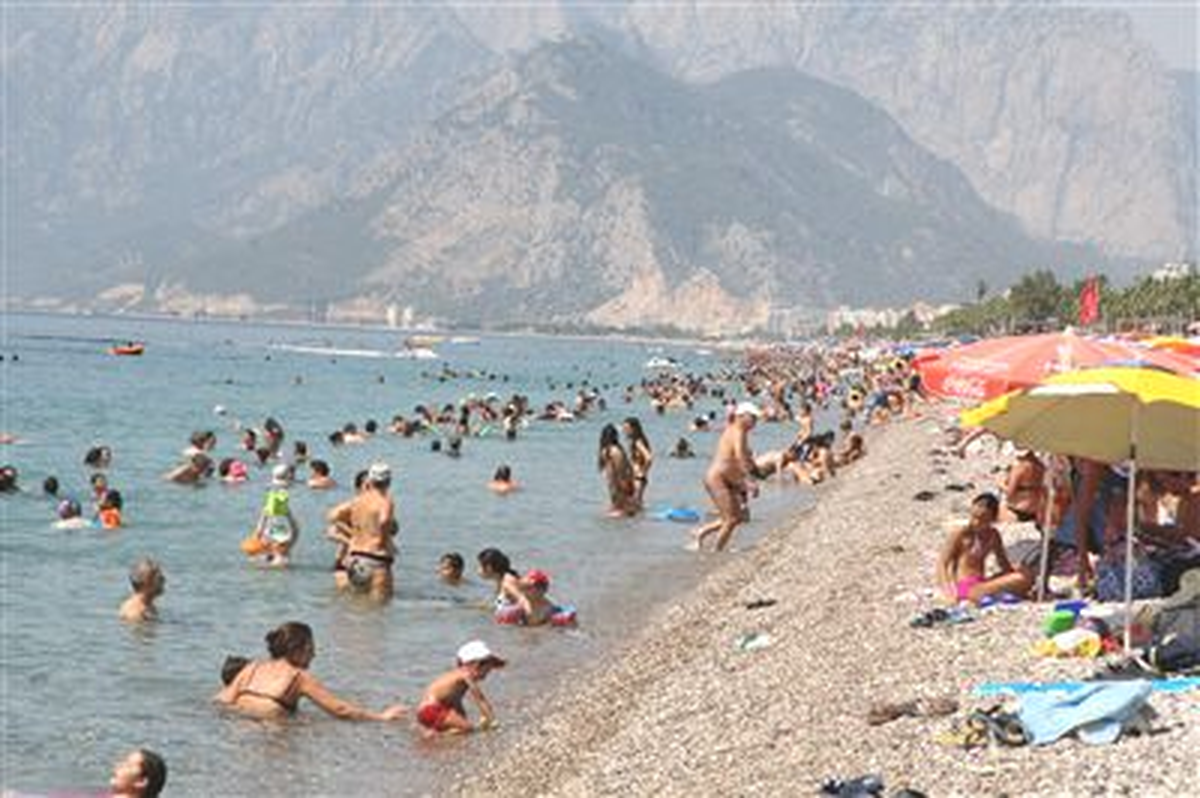 Kavurucu Sıcaktan Bunalanlar Abant\'a Kaçtı