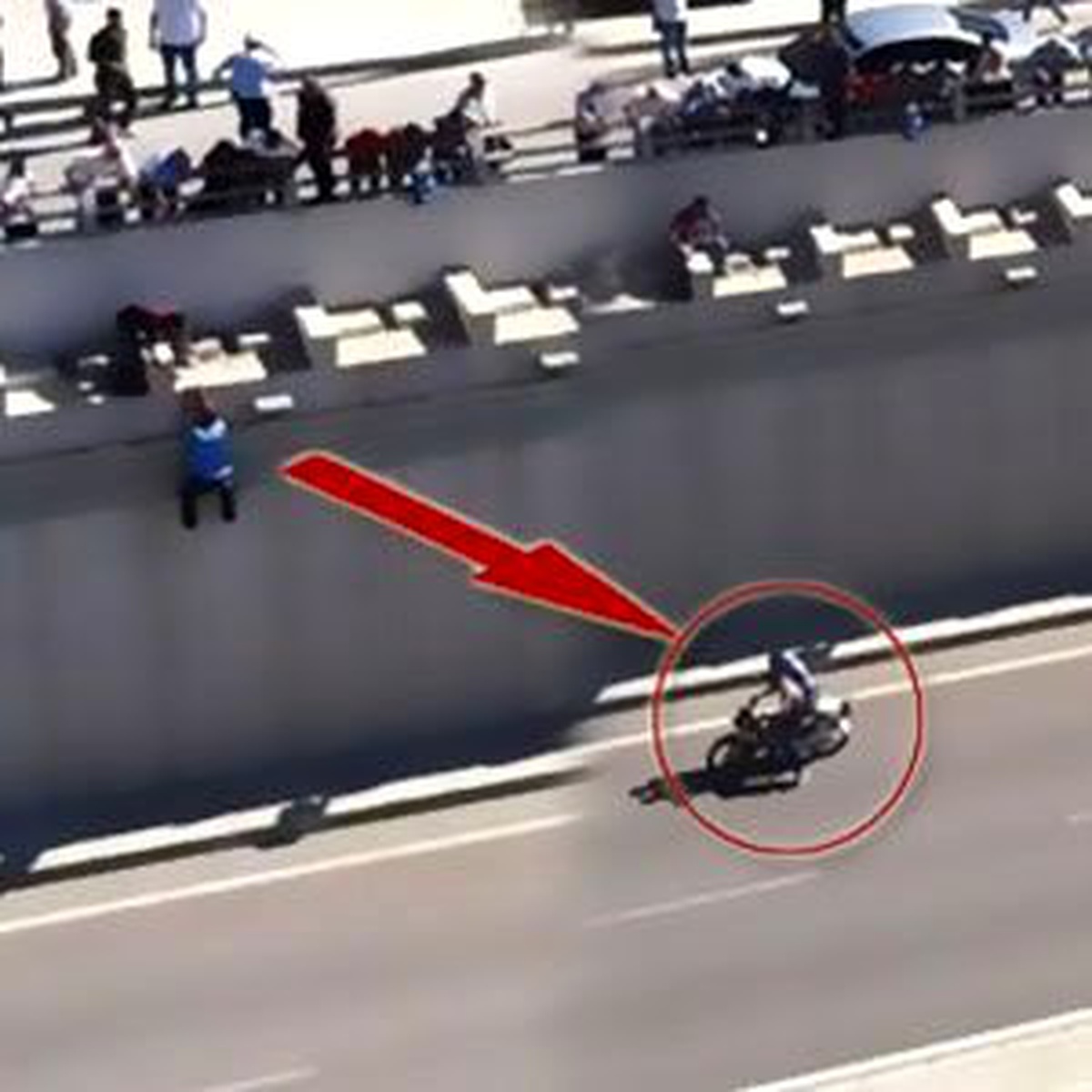 Kelepçeli Zanlıyı Ellerinden Kaçıran Polislere Soruşturma