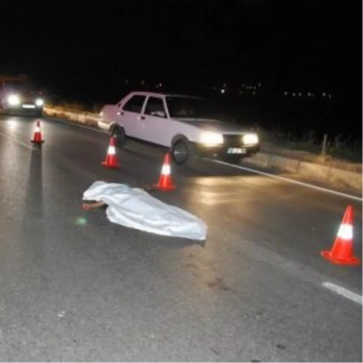 Otomobilin Çarptığı Genç Hayatını Kaybetti