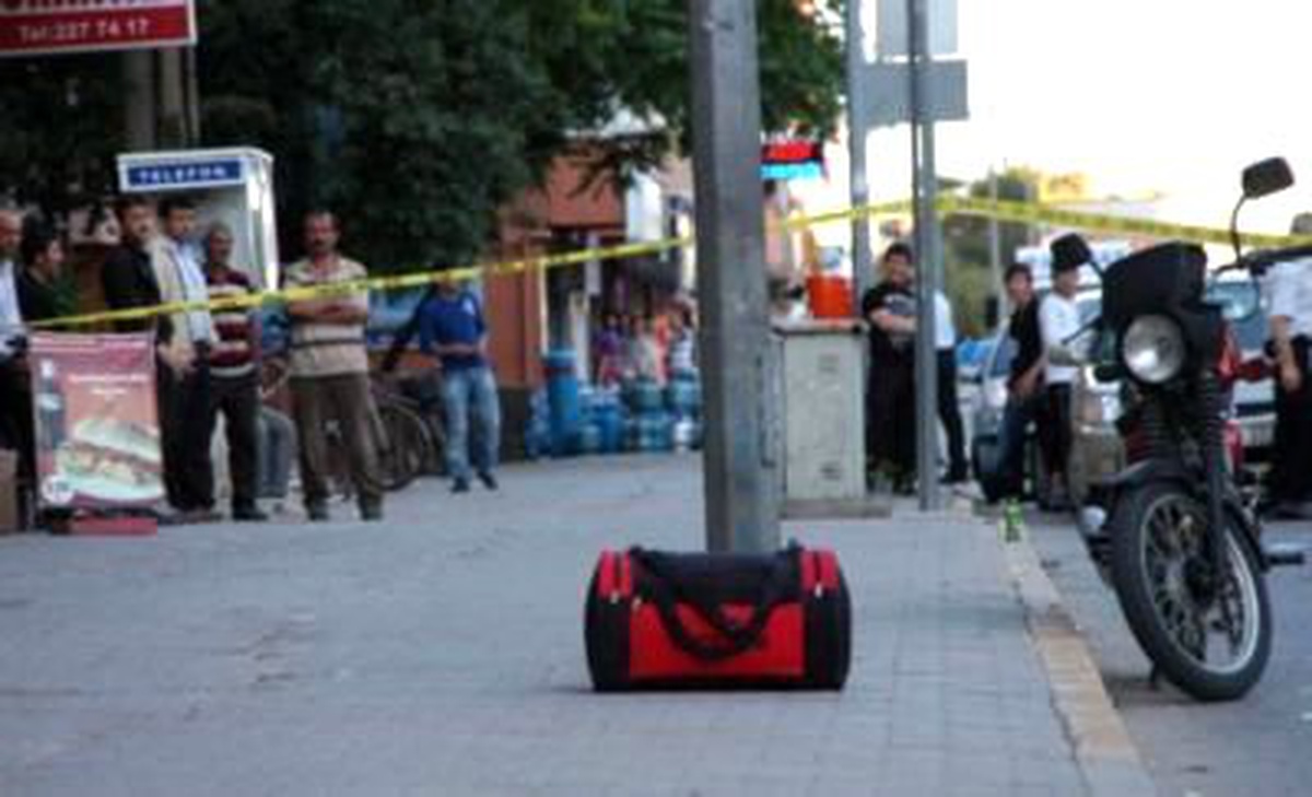 Şüpheli Paketten "Tavuk" Çıktı
