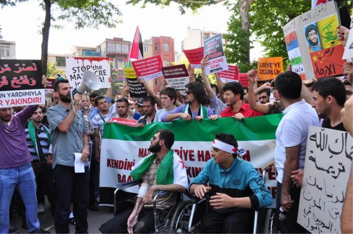 Suriye\'de Yaşanan Olaylar İstanbul\'da Protesto Edildi