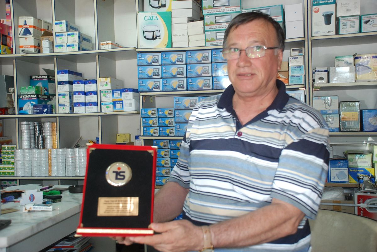 Ticaret ve Sanayi Dünyası\'dan Başkan Pektaşoğlu\'na Büyük Onur