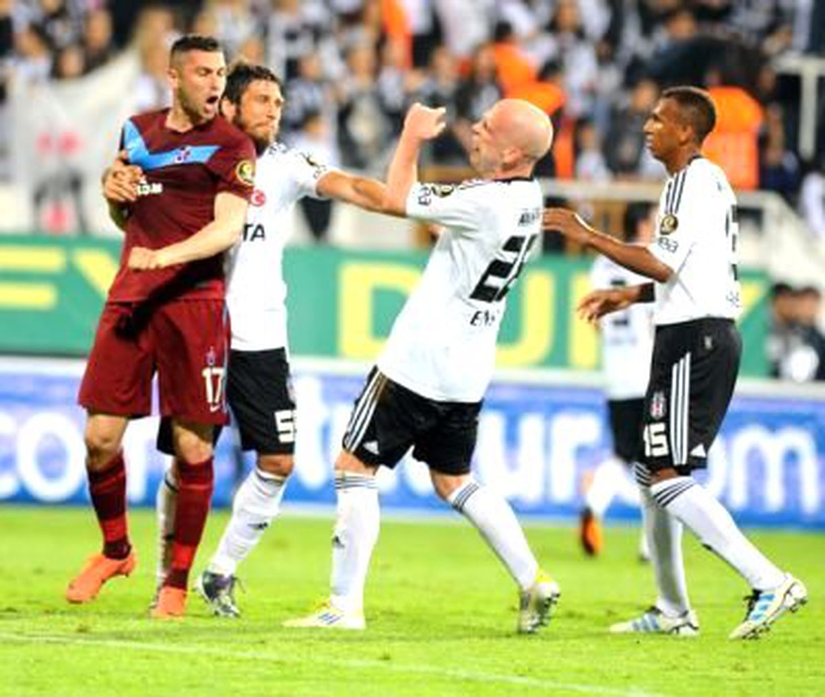 Tomas Sivok Beşiktaş\'ta Kaldı