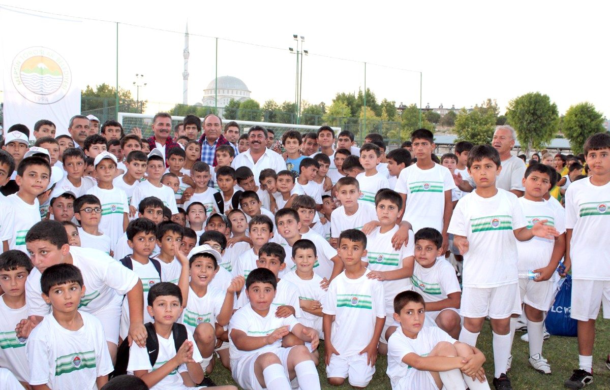 Toroslar Belediyesi Yaz Spor Okulları Açıldı
