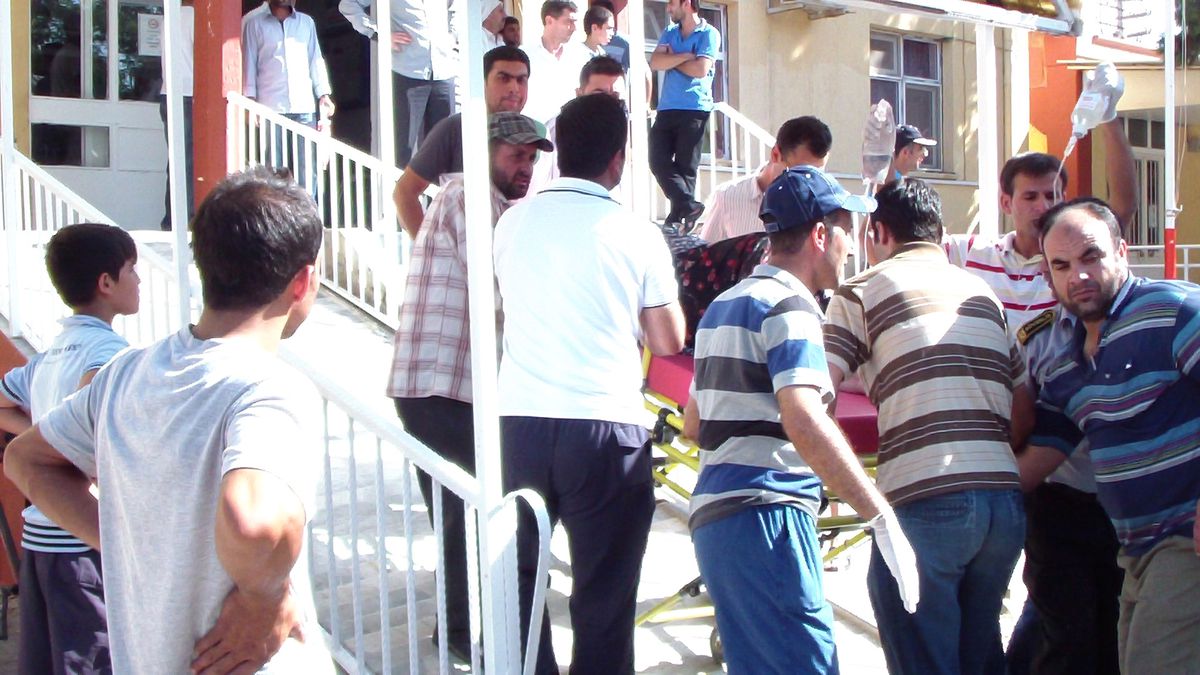 Yolcu Minibüsü Şarampole Yuvarlandı: 12 Yaralı