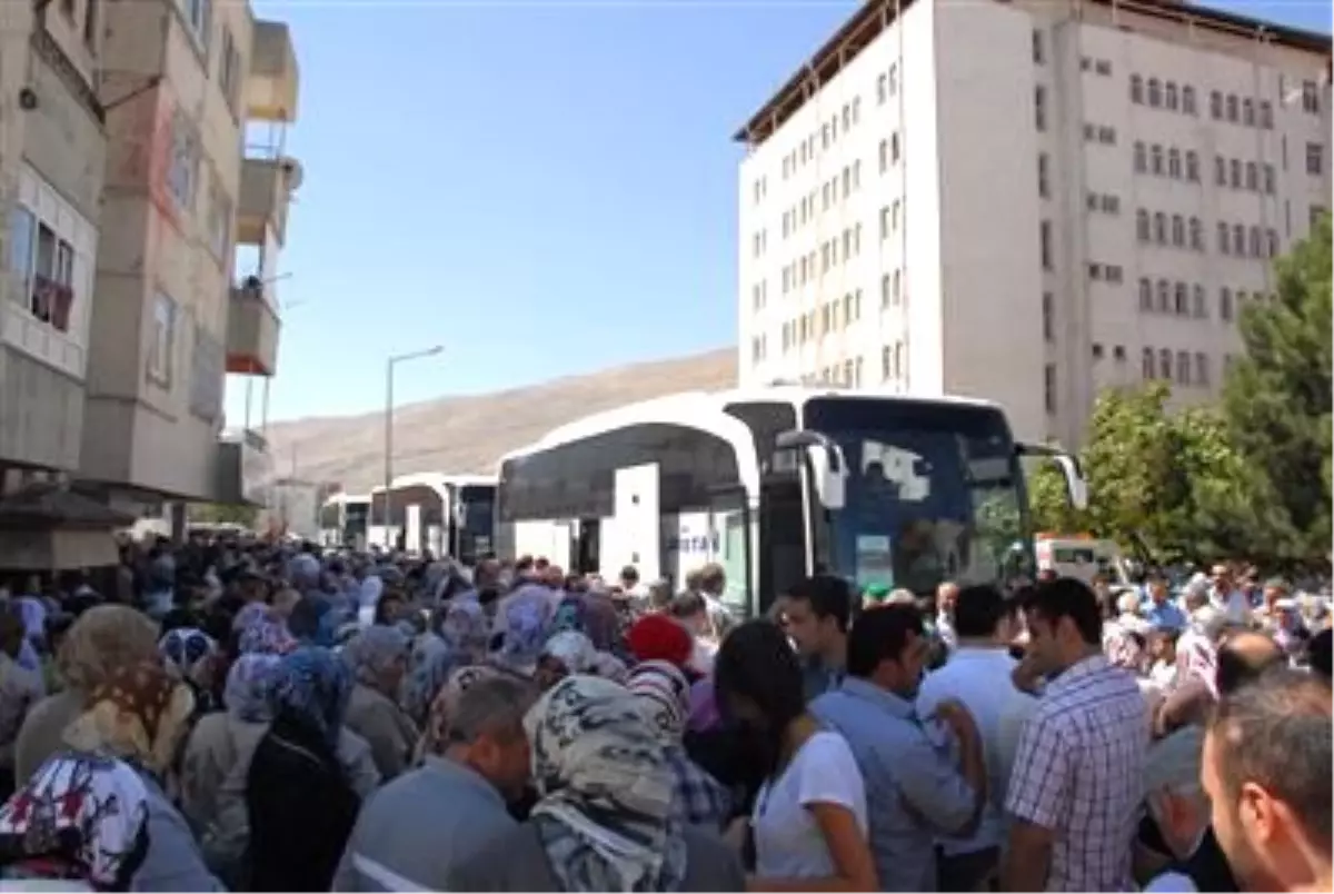 176 Umreci Kutsal Topraklara Uğurlandı