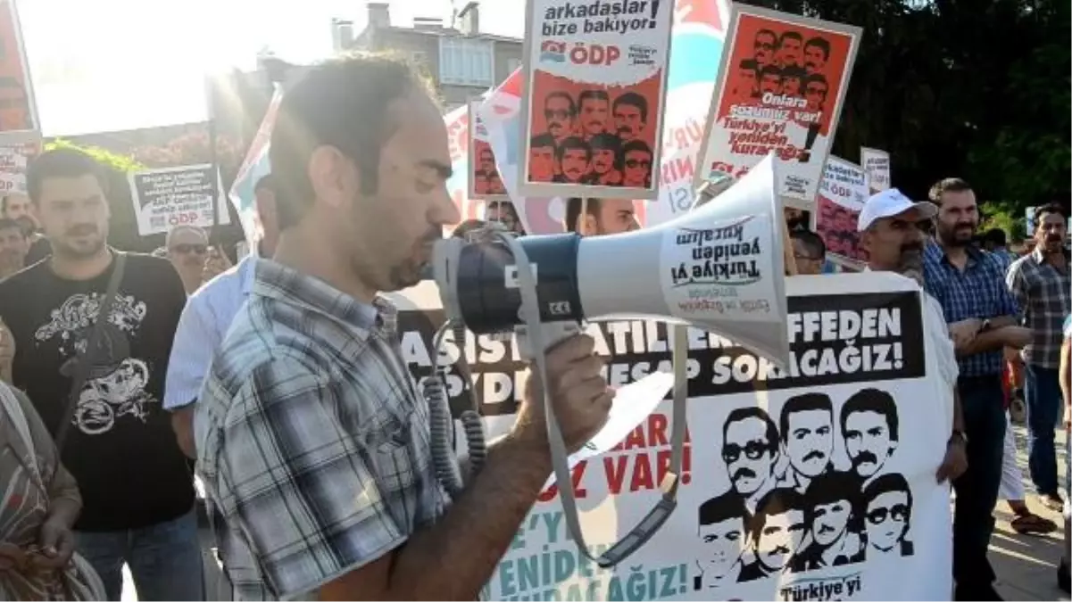 \'Bahçelievler Katliamı\'nda Öldürülen 7 Tip\'liden 2\'si Mezarları Başında Anıldı